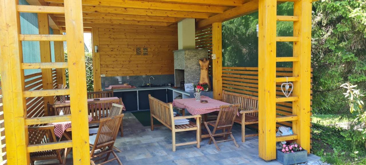 Apartment Sobe Ravbar Novo Mesto Exterior foto