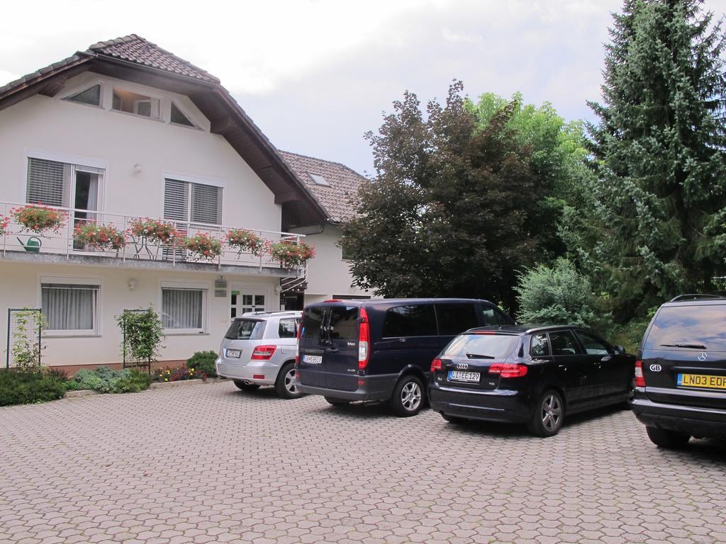 Apartment Sobe Ravbar Novo Mesto Exterior foto