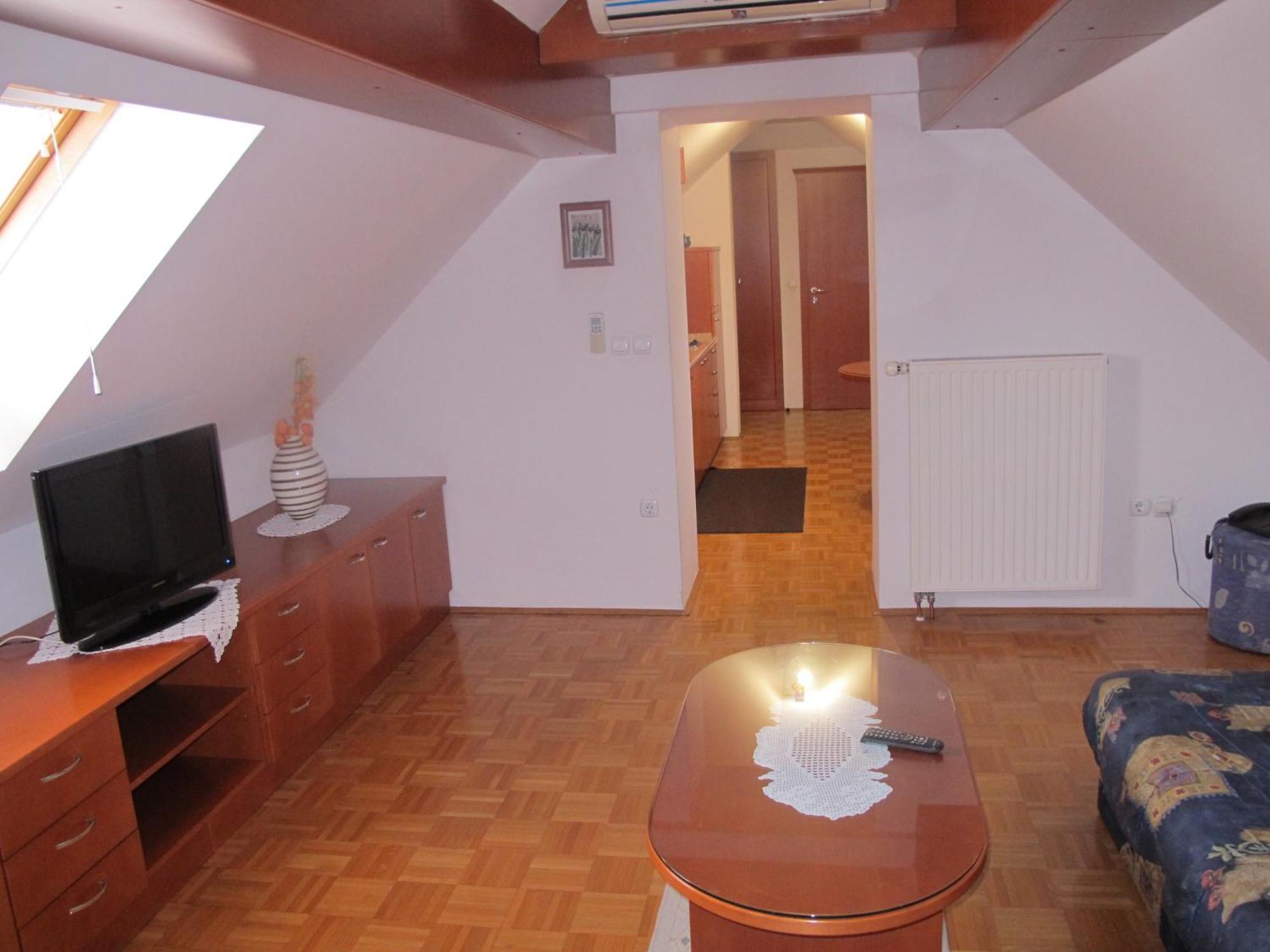 Apartment Sobe Ravbar Novo Mesto Habitación foto