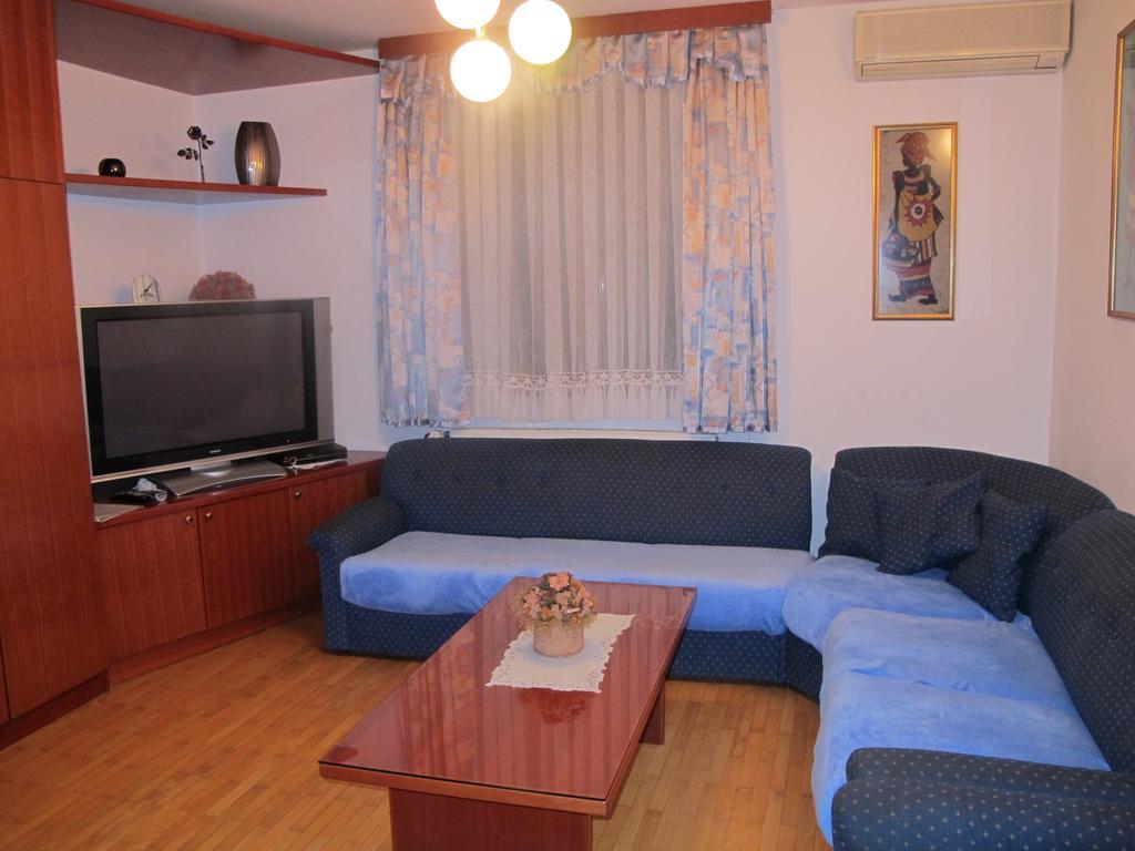 Apartment Sobe Ravbar Novo Mesto Habitación foto