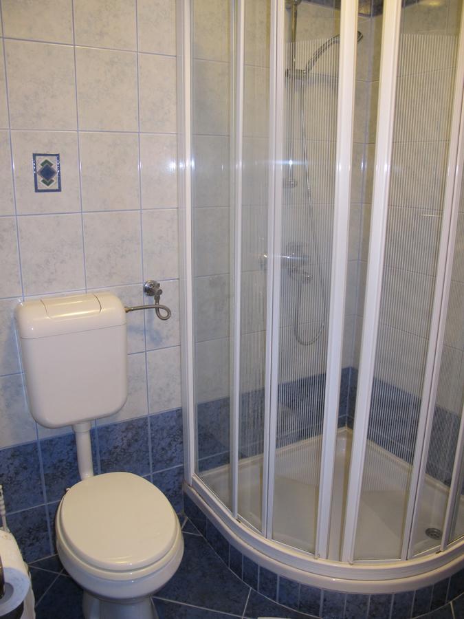 Apartment Sobe Ravbar Novo Mesto Exterior foto